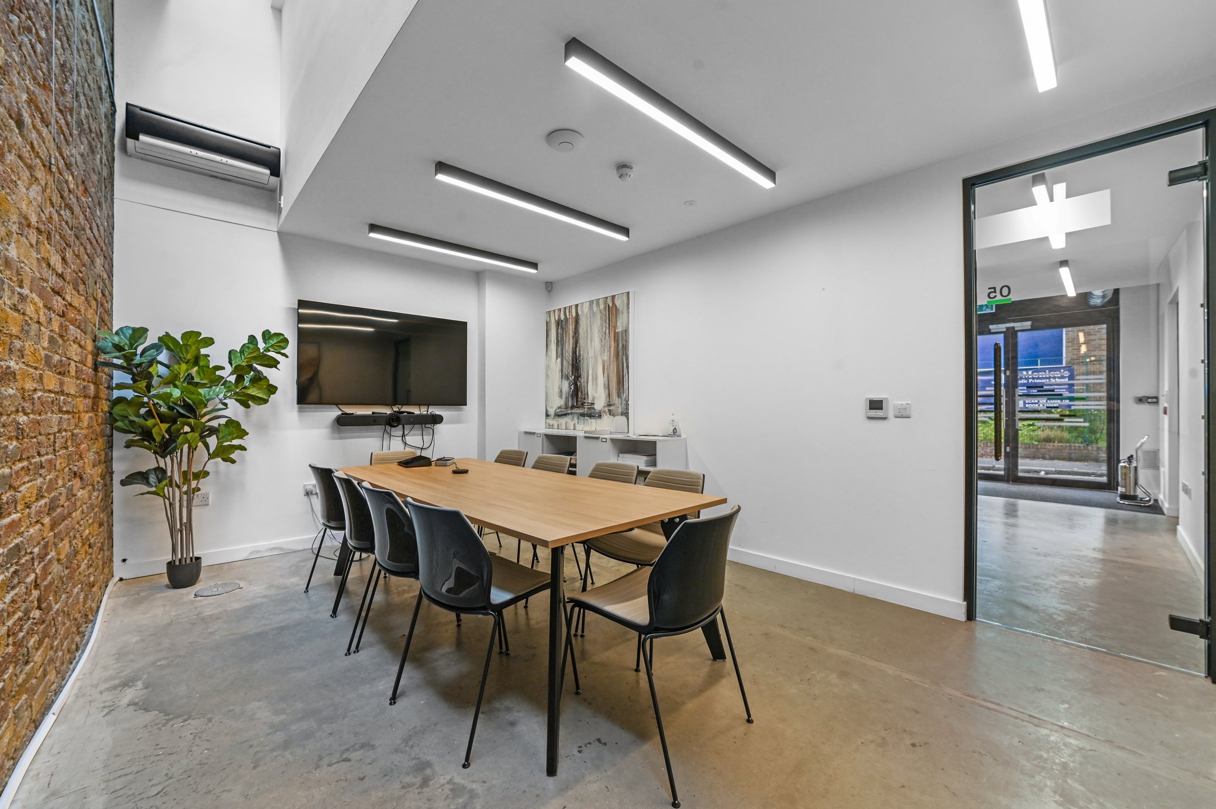 Ten-person ground-floor boardroom